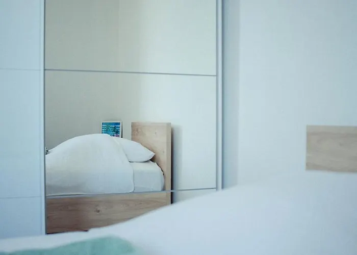 Apartahotel Les Logis Du Port - Port Canal - 3*